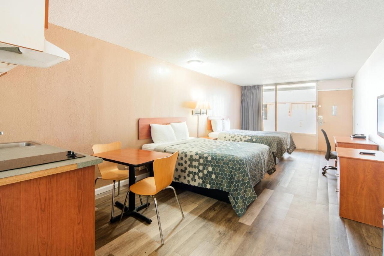 Econo Lodge Inn & Suites Near Bricktown Oklahoma City Ngoại thất bức ảnh
